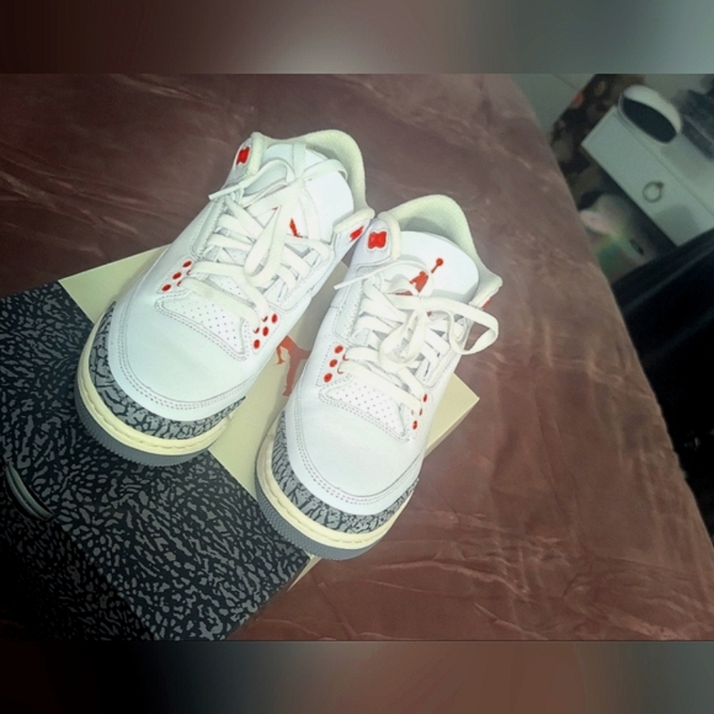 Jordan 3 "Georgia Peach" size 8.5 women's